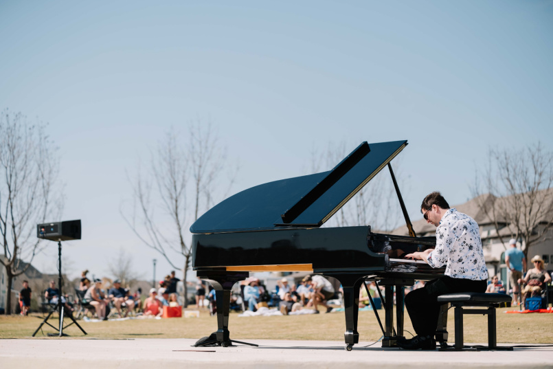 2017 Cliburn Silver Medalist Kenny Broberg playing a special concert in Lake Park.